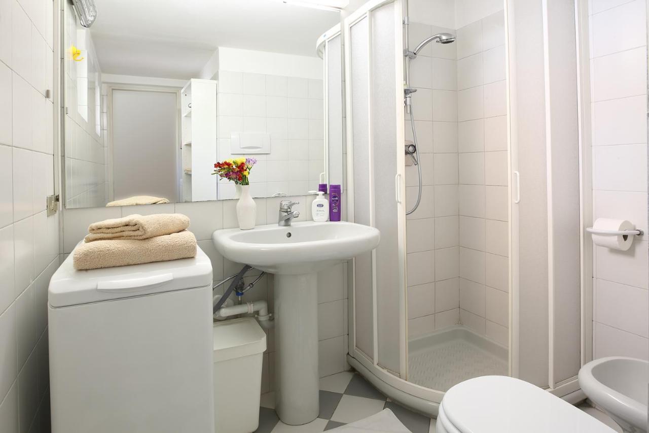 Residence Giusti 6 Милано Екстериор снимка