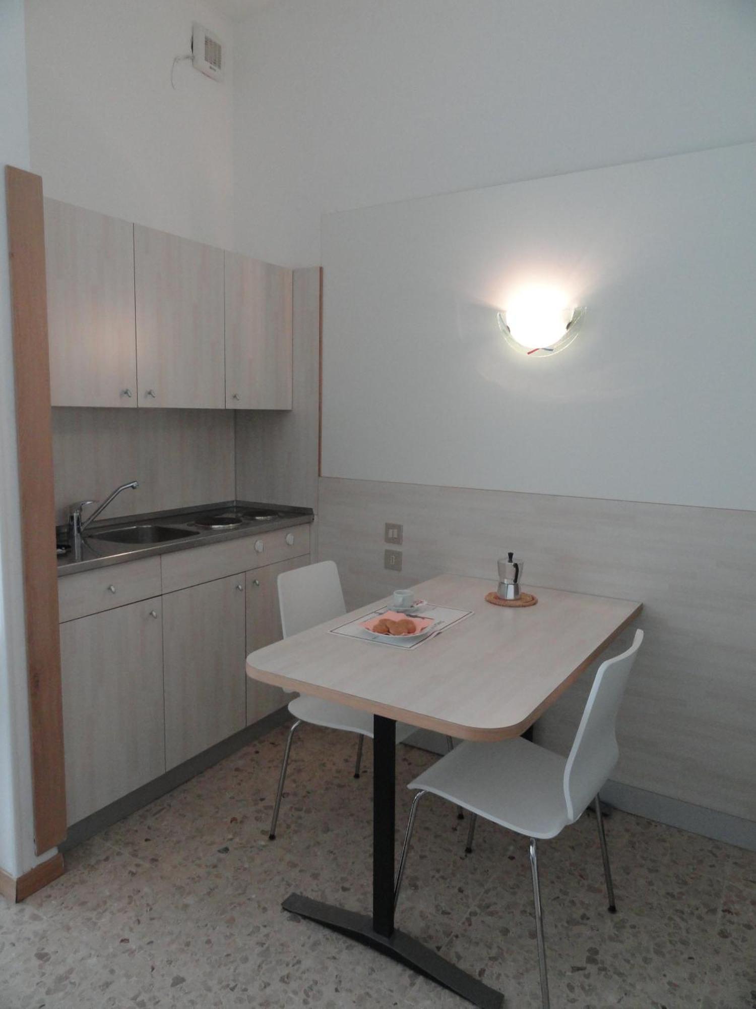 Residence Giusti 6 Милано Екстериор снимка